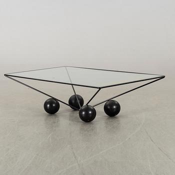 COFFEE TABLE, second half of 20th century.