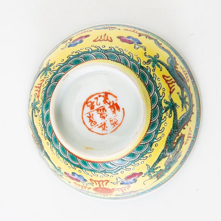 Service pieces, 36 pcs, China, 20th century.