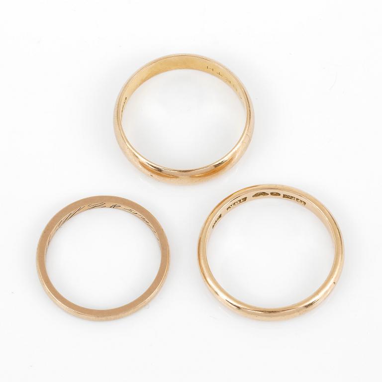 RINGAR, 3 st, 1900-talets andra hälft, 18K guld.