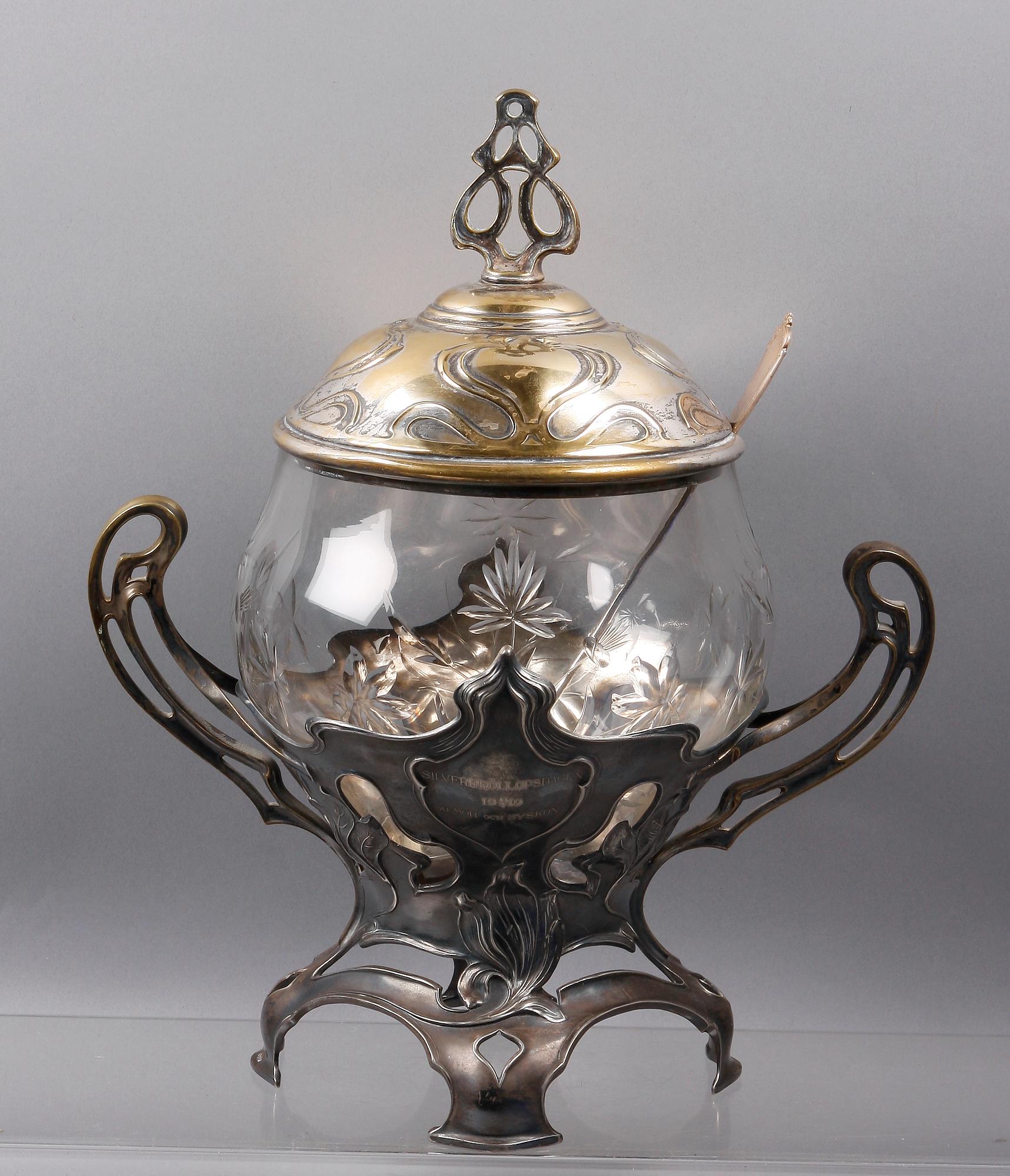 BÅLSKÅL, glas och nysilver, jugend, 1900-talets början. Troligen Tyskland.