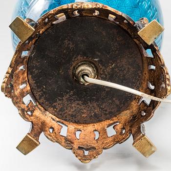 BORDSLAMPA, porslin, Kina, 1900-talets första hälft.