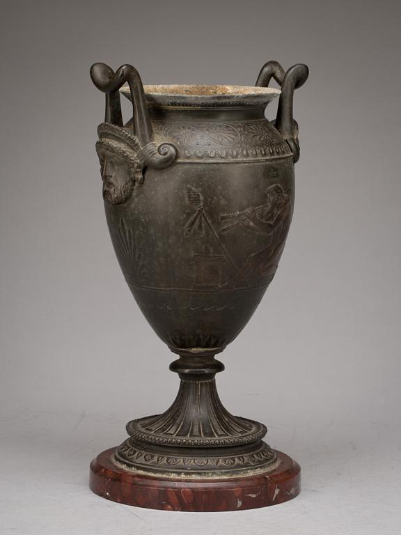 URNA, metall och sten, 1800-tal.