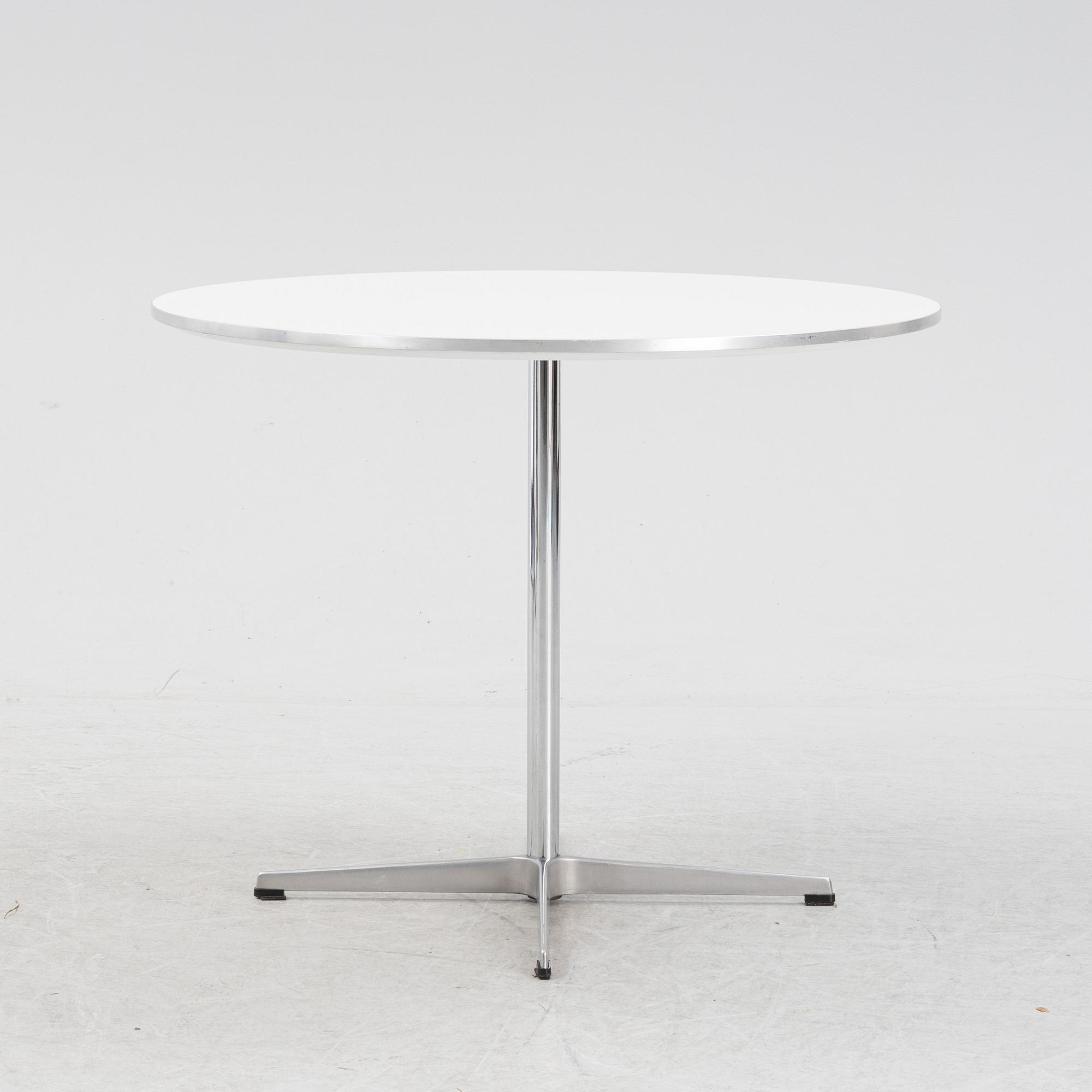 Bruno Mathsson & Piet Hein, a 'Supercirkel' table, Fritz Hansen, 1989.