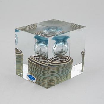 OIVA TOIKKA, an annual glass cube, Nuutajärvi, Finland 1982.