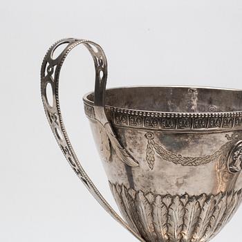 STRÖSOCKERSKÅL, silver, Peter Pihl, Västervik, 1800. Vikt ca 827 g.