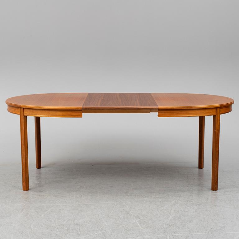 BERTIL FRIDHAGEN, a 'Sörgården' walnut table.