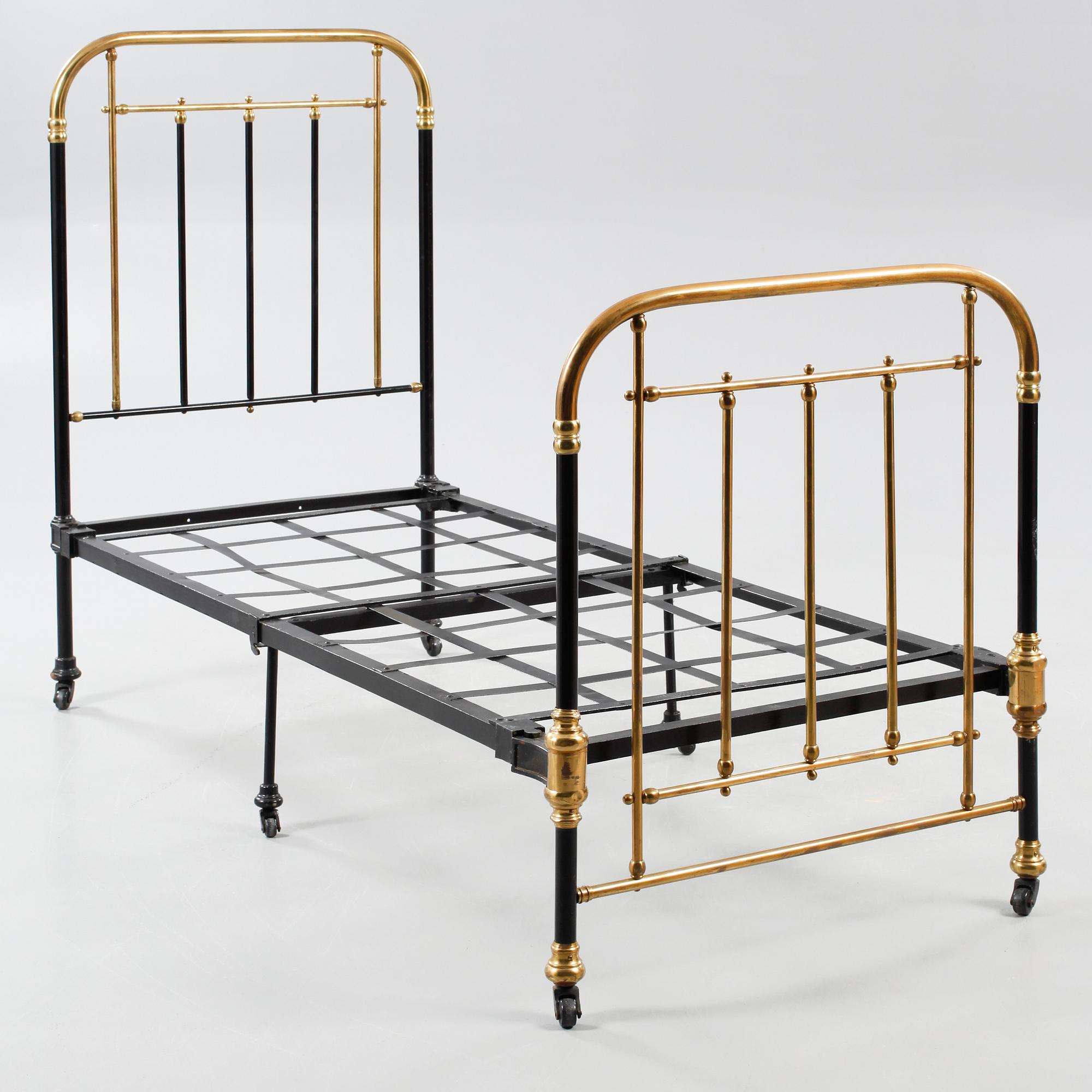 SÄNG/JÄRNSÄNG, tidigt 1900-tal.