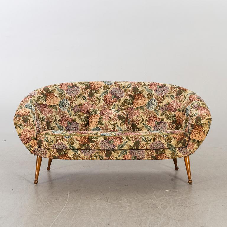 FOLKE JANSSON, a "Tellus" 1950's couch.