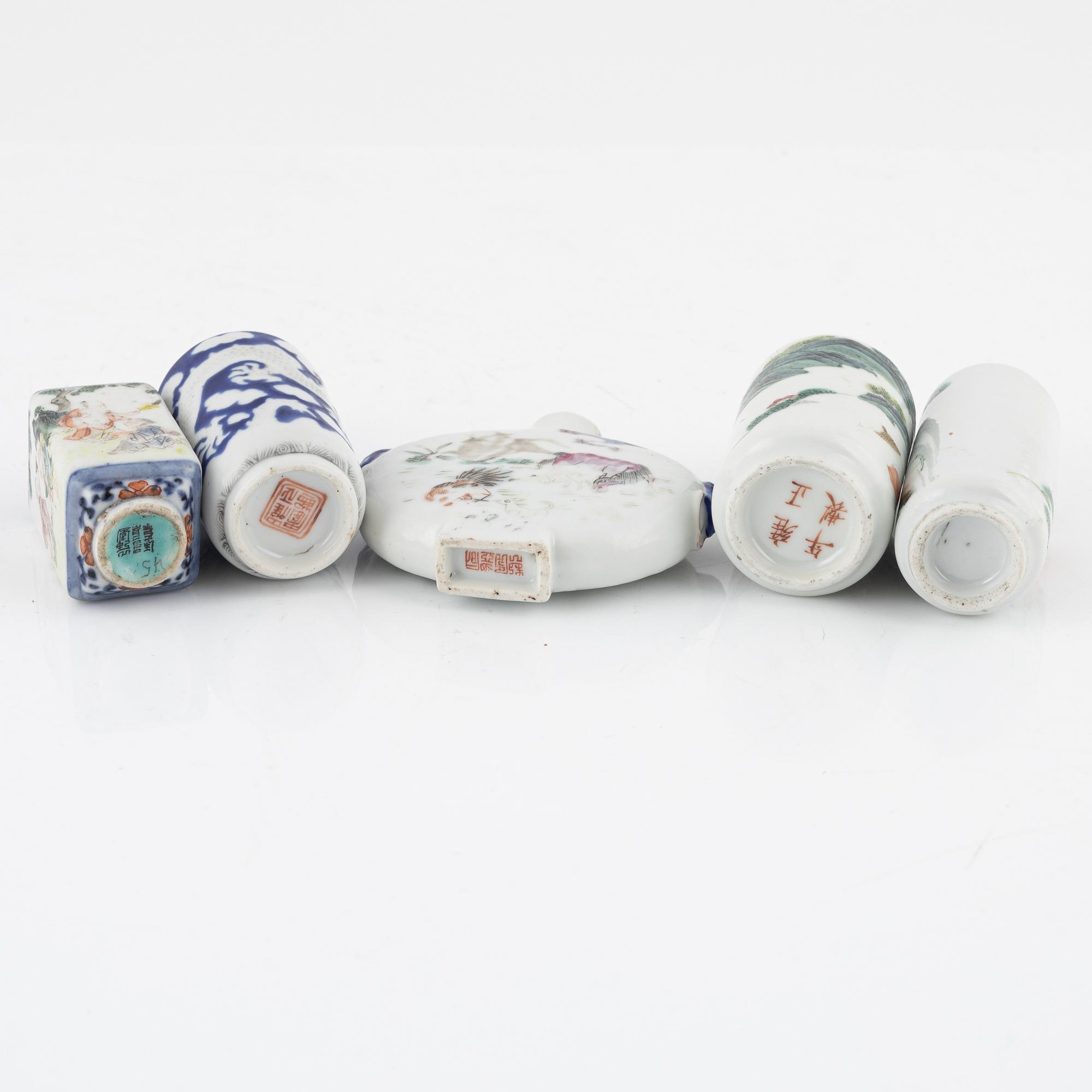 Snusflaskor, 5 st, porslin, Kina, 18/1900-tal.
