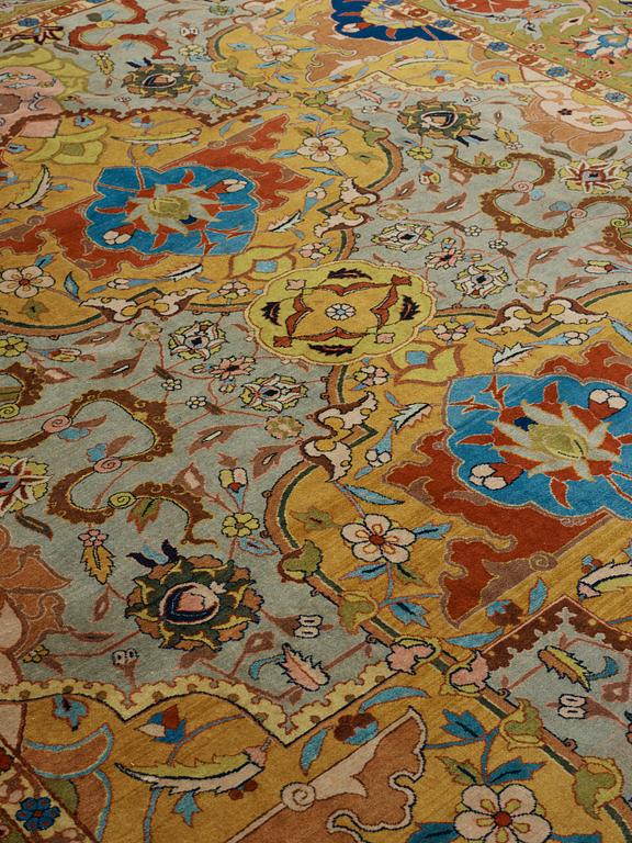 CARPET. Semi-antique Tabriz Petag. 385,5 x 307 cm.