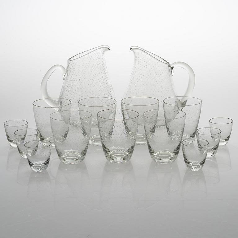 GUNNEL NYMAN, 15-piece Mid-Century Glassware Set by Nuutajärvi, Finland.