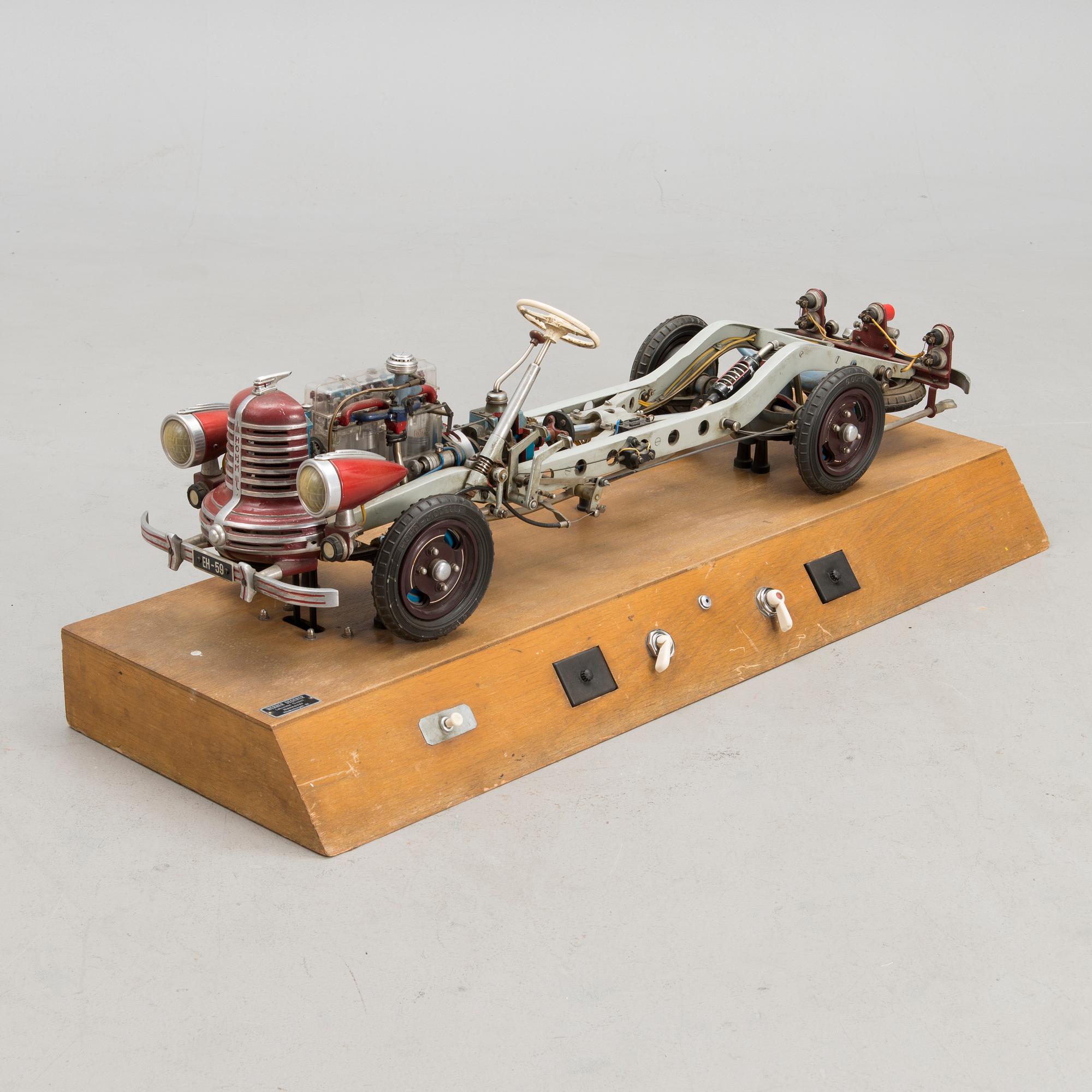 A mid-20th century demonstration model by Werner Degener Lehrmittel GmbH, Hannover,  Germany.