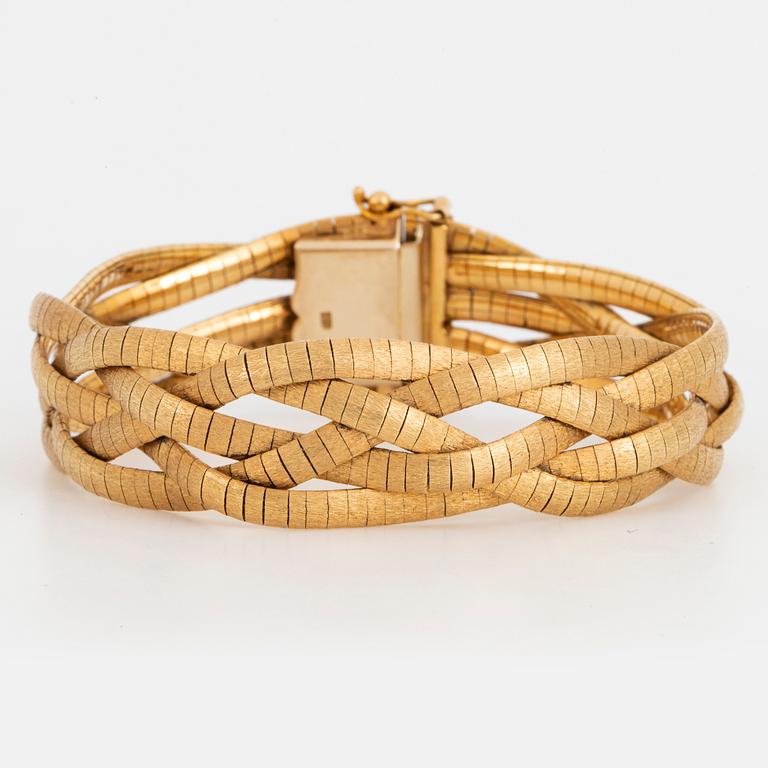 18K gold bracelet.
