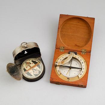 KOMPASSER, 2 st, England och Frankrike, 1900-talets första hälf.