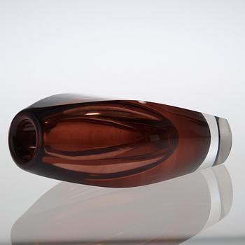 A Mona Morales Schildt glass vase, 'Ventana', Kosta.