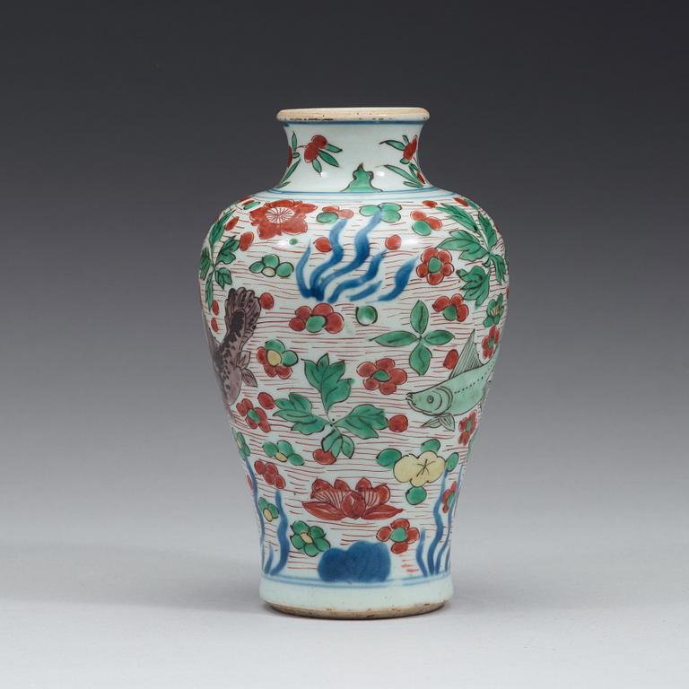 A wucai Transitional vase, 17th century.