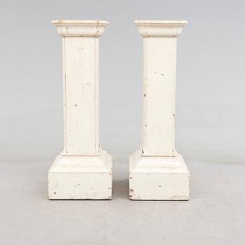 KOLONNER, 1 par, omkring år 1900.