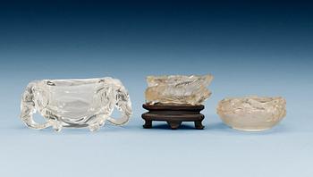 1524. PENSELBAD, tre stycken, bergkristall. Sen Qing dynasti (1644-1912) samt 1900-tal.