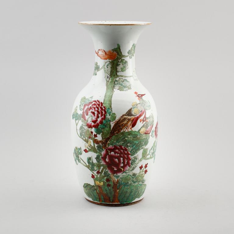 VAS, porslin, Kina, 1800-/1900-tal.