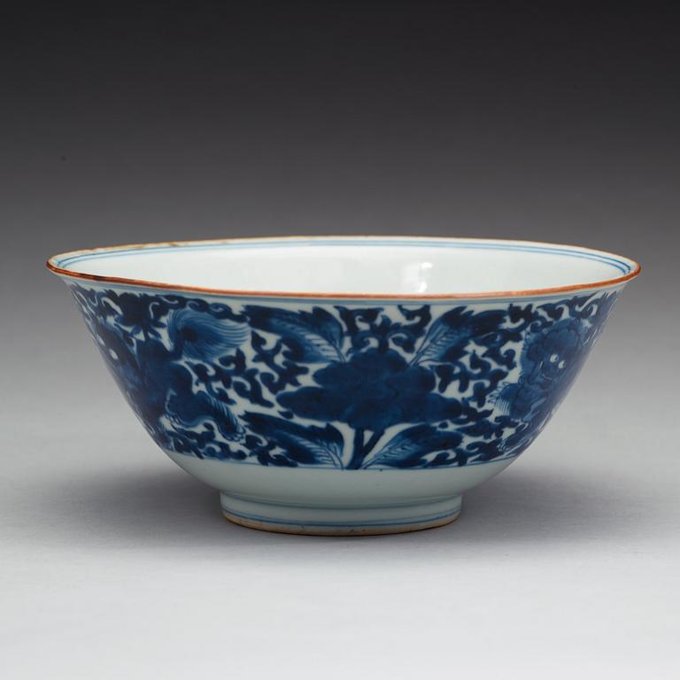 A blue and white bowl, Qing dynasty, Kangxi (1662-1722).