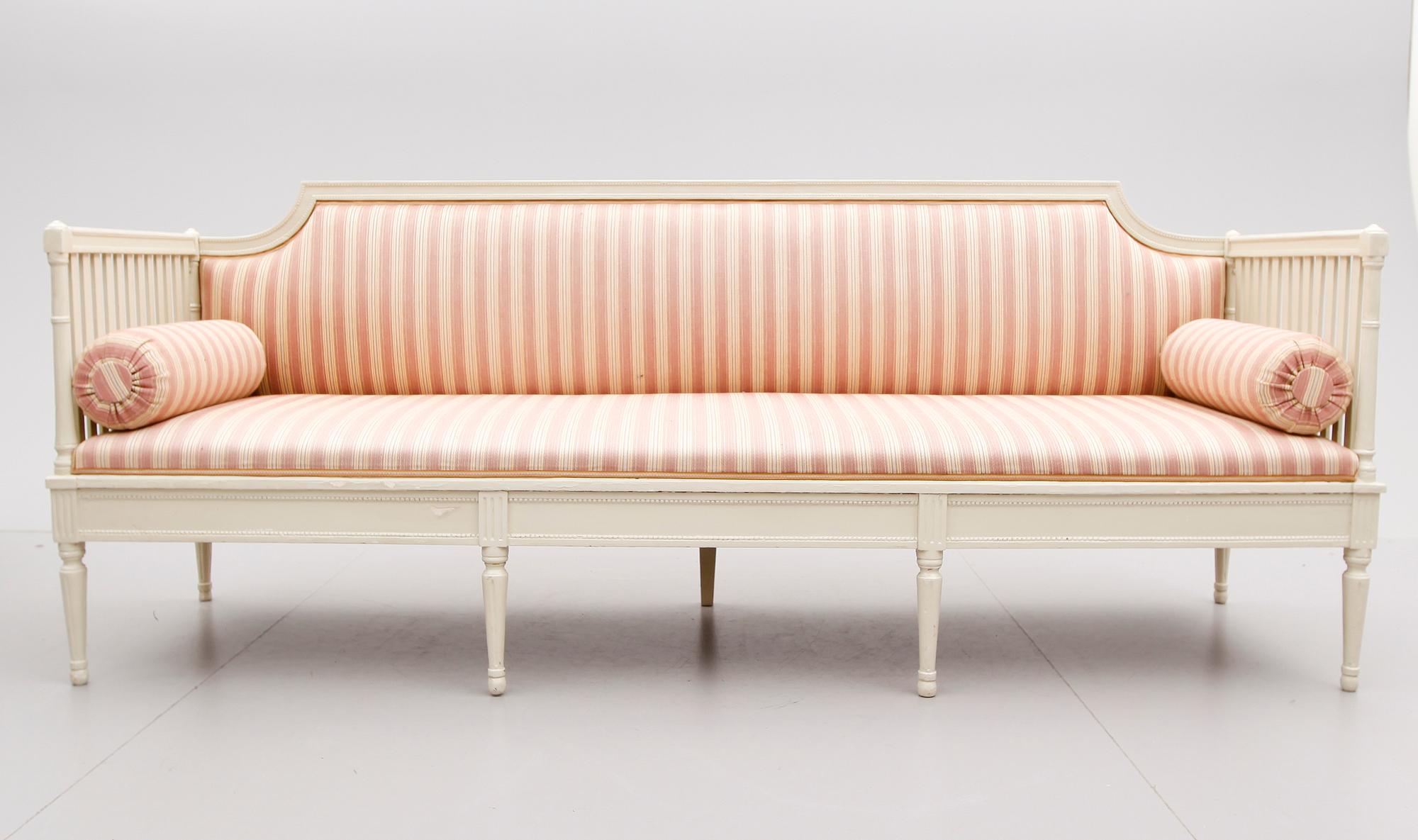 SOFFA, sengustaviansk, omkring år 1800.
