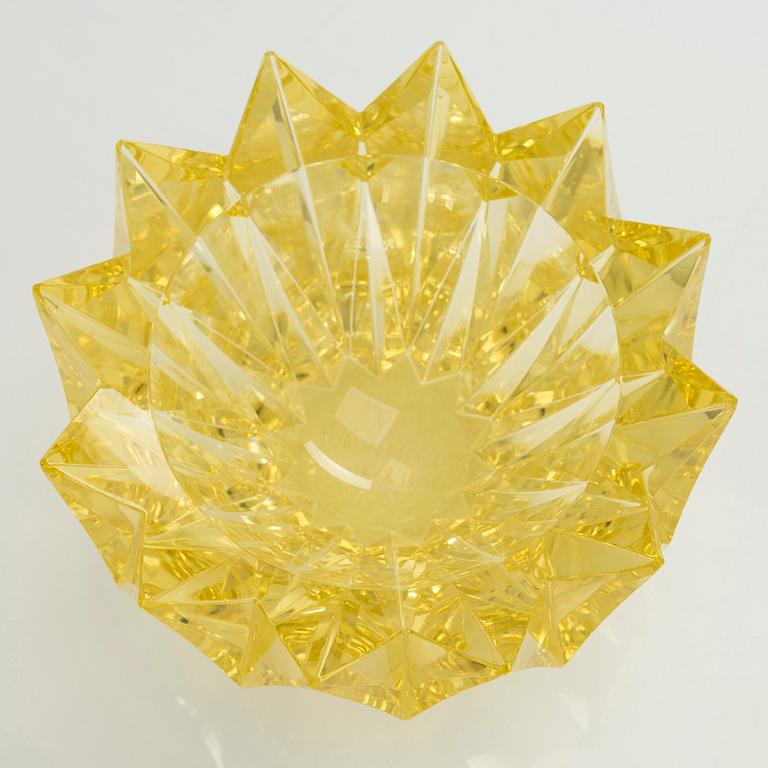 Aimo Okkolin, a 'Water Lily' bowl, signed Aimo Okkolin for Riihimäen Lasi Oy.