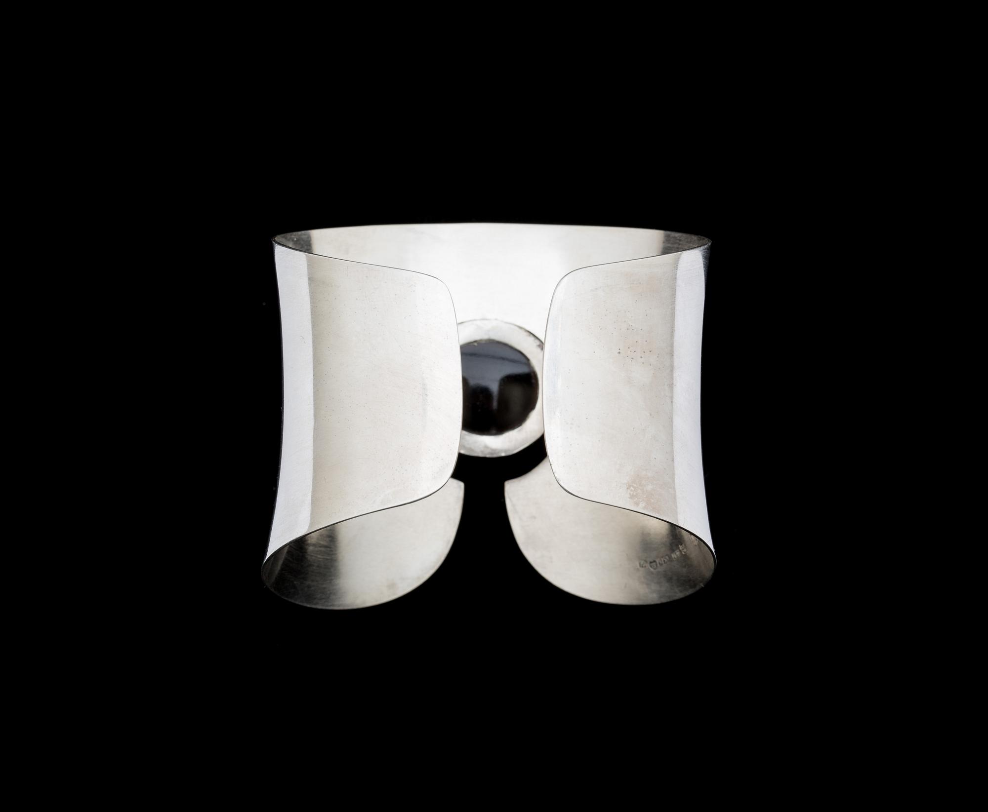 ARMLÄNK, samt RING, silver. Danmark resp. Finland.