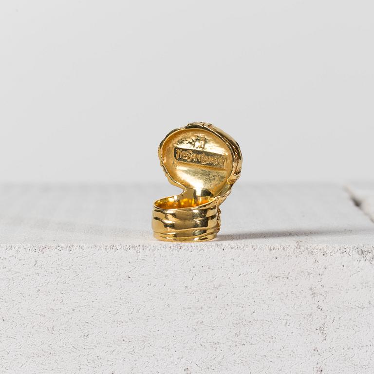 RING, Yves Saint Laurent.