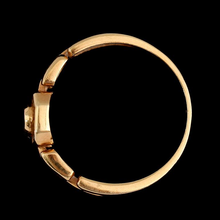 RING, 18 k guld med safir och mindre briljanter.