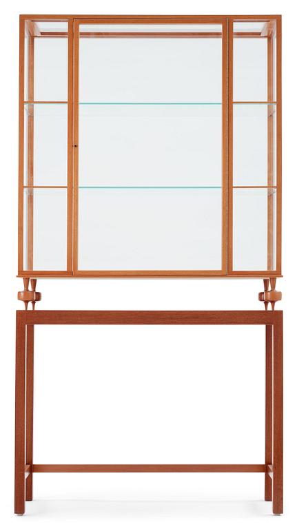 A Josef Frank mahogany showcase cabinet, Svenskt Tenn, model 2077.