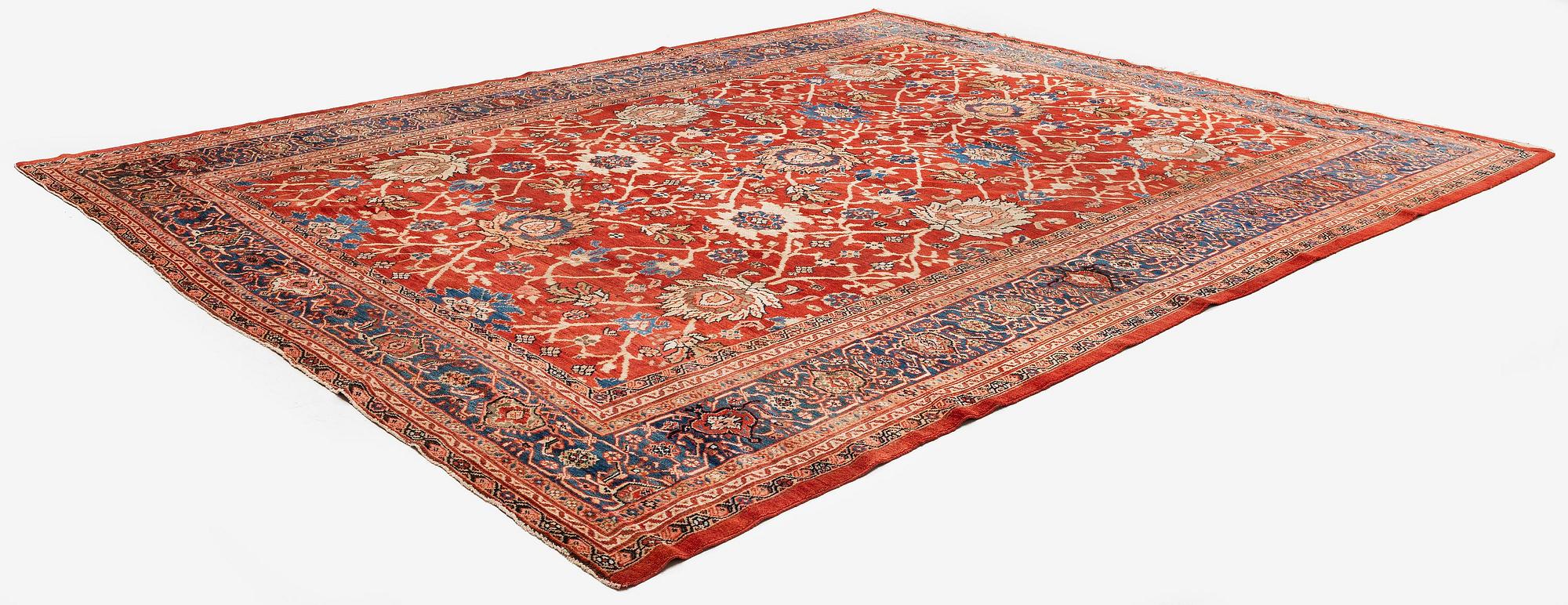 An antique Ziegler carpet, Sultanabad area. c. 401 x 337.5 cm.
