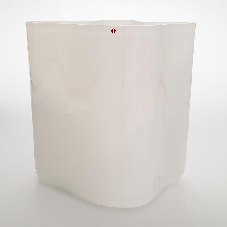 Alvar Aalto, maljakko 3031, signeerattu Alvar Aalto.