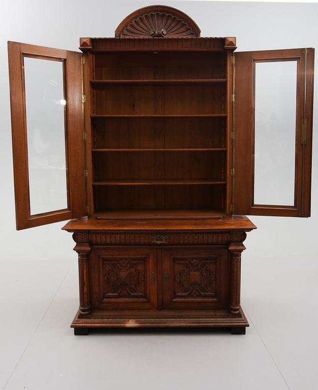 SKÅP/BOKSKÅP, omkring år 1900.