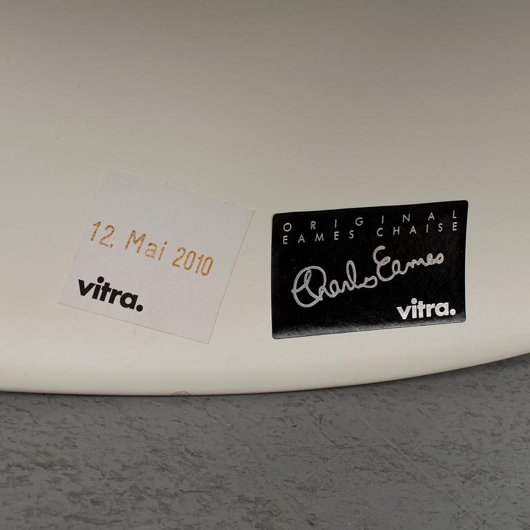 CHARLES AND RAY EAMES, , ”La Chaise”, Vitra.