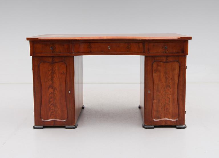 HURTSSKRIVBORD, 1800-talets andra hälft.