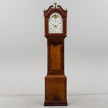 An English longcase clock, first half of the 19th century.