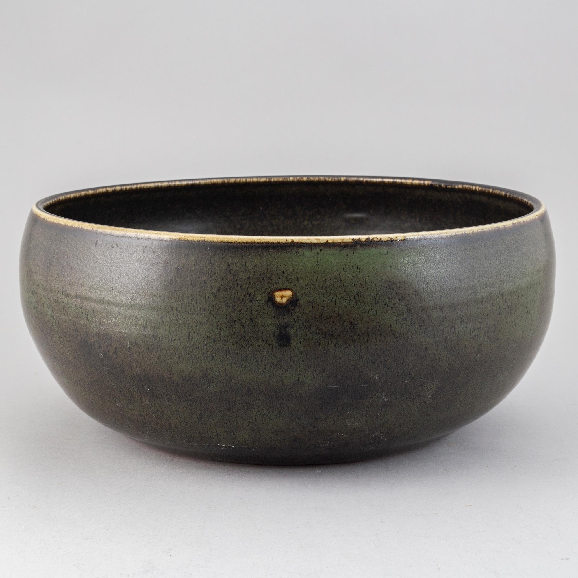 CARL-HARRY STÅLHANE, a large stoneware bowl, Rörstrand 1960.