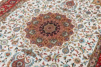 Rug, Tabriz, approx. 312 x 200 cm.