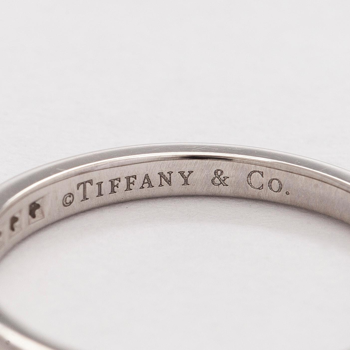 Tiffany & Co, sormus, "Tiffany Setting", platinaa ja briljanttihiottuja timantteja.