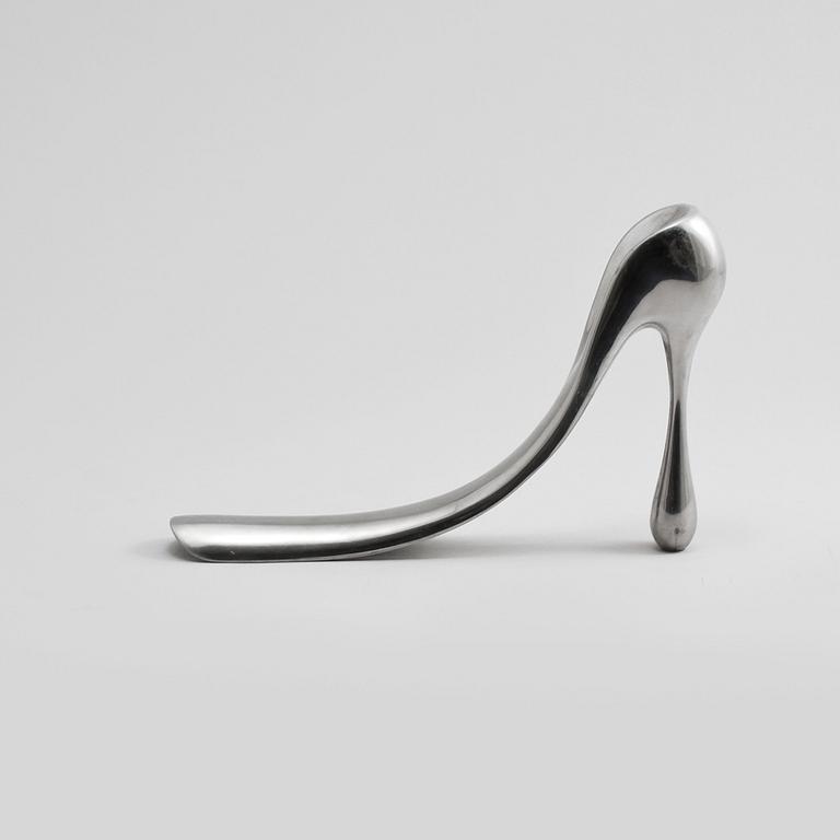 SKOSKED, vitmetall, Manolo Blahnik, 2000-tal.