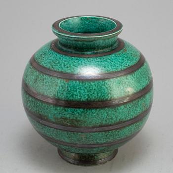 WILHELM KÅGE, an 'Argenta stoneware vase from Gustavsberg.