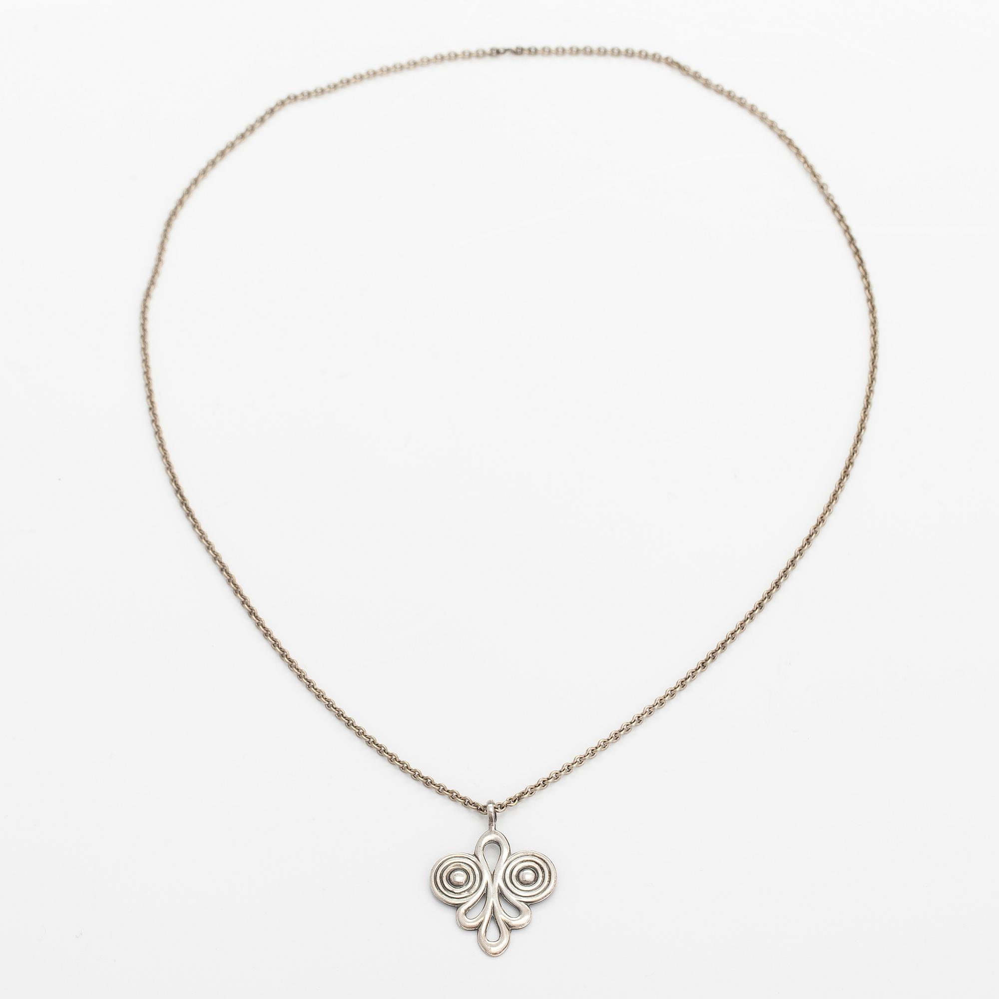 A silver necklace, model 50-1. Kalevala Koru, Helsinki 1943.