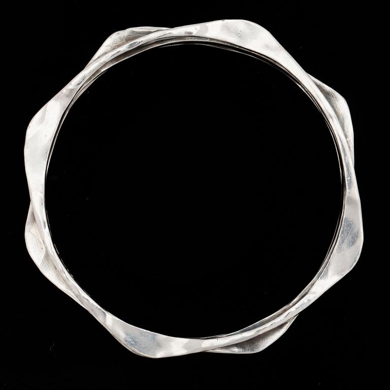 ARMRING, sterling silver, Rey Urban, 1977. Vikt ca65g.