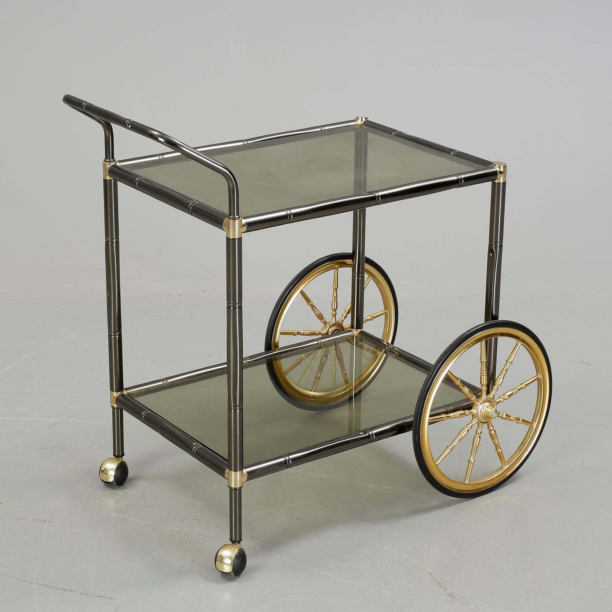 SERVERINGSVAGN, 1900-talets slut.