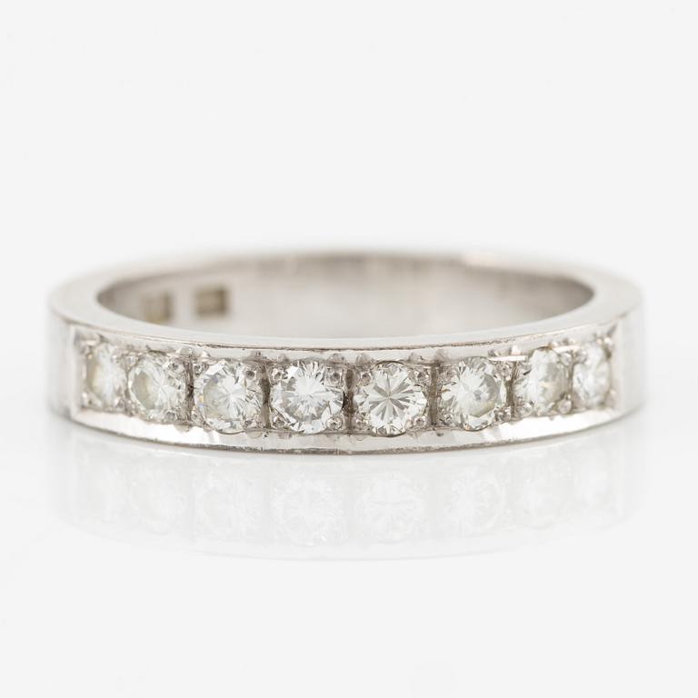 Ring 18K white gold set with round brilliant-cut diamonds, Engelbert.