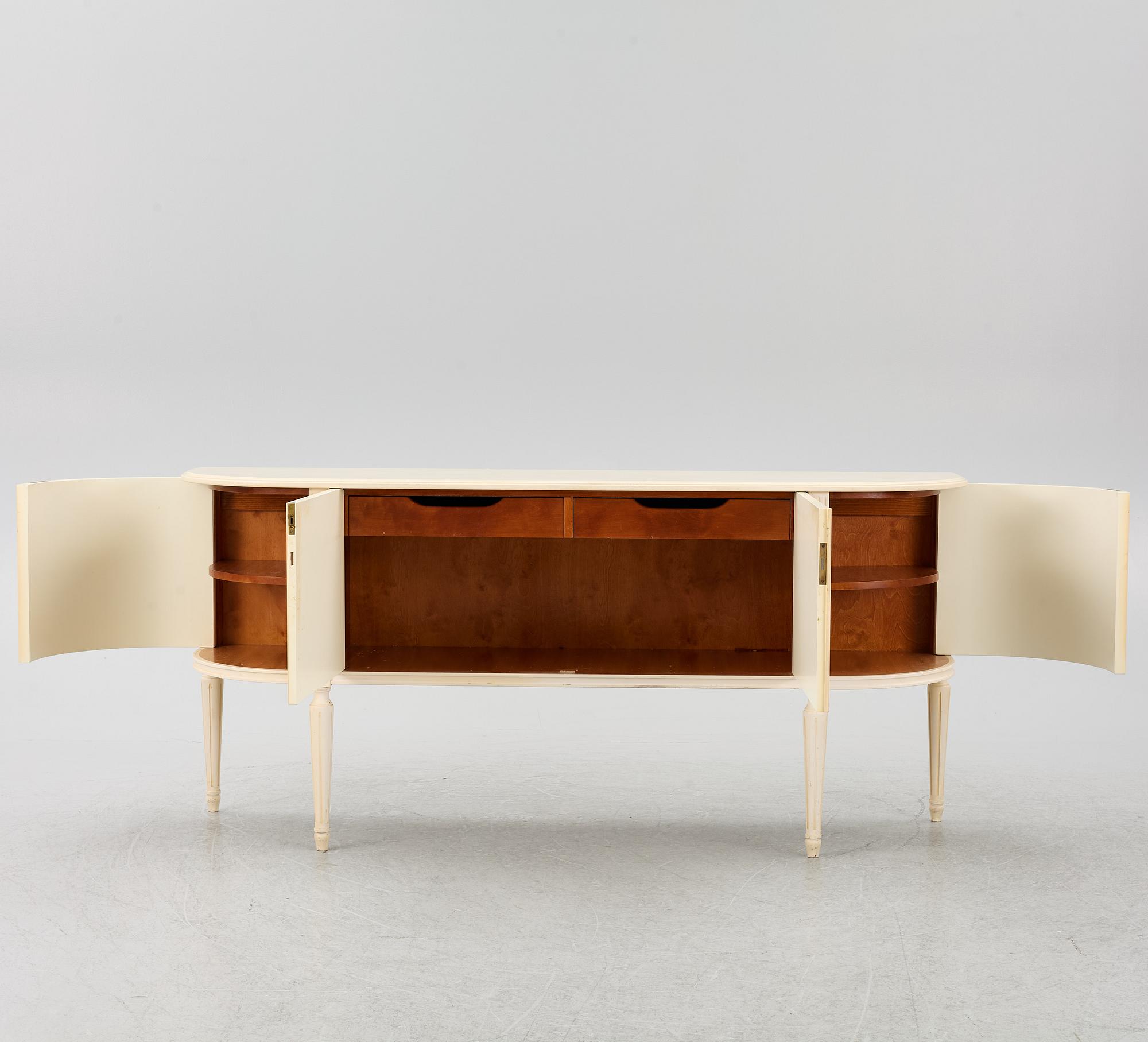 Sideboard, gustaviansk stil, Oscar Edv. Ekelunds Snickerifabriks AB, Virserum, 1900-talets andra hälft.