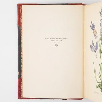 "Bilder ur Nordens Flora", C.A.M Lindman, Wahlström & Widstrand, Stockholm 1922-26 (3 volumes).