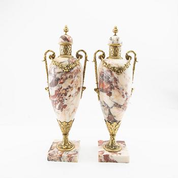 Decorative urns, a pair, Louis XVI style, France, first half of the 20th century.