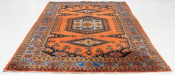 A Wiss carpet, approx. 386 x 205 cm.