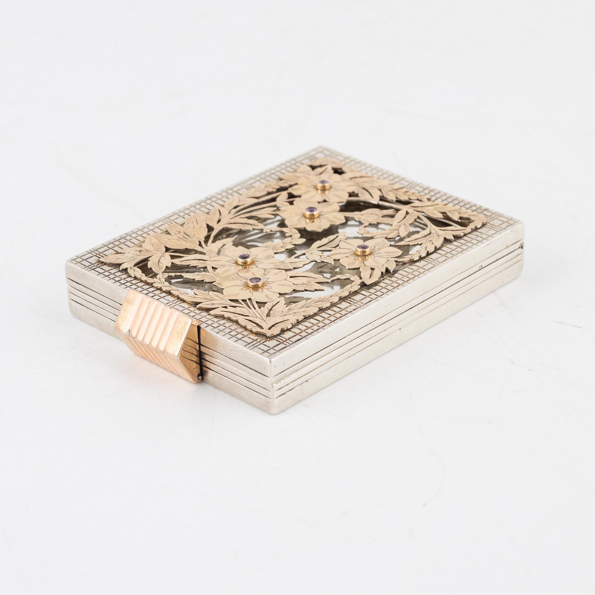 Puderdosa silver och förgyllt silver med rubiner, Boucheron Paris.